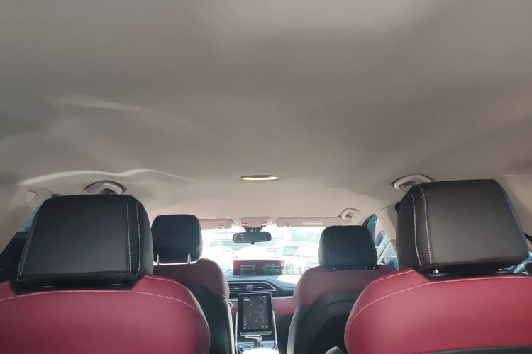 Used SAIC MAXUS D60 2022 1.5T Automatic Smart Edition 6 Seats
