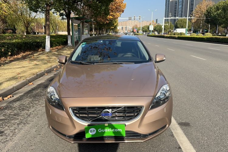 Used Volvo V40 2015 1.6T Zhiyi Edition