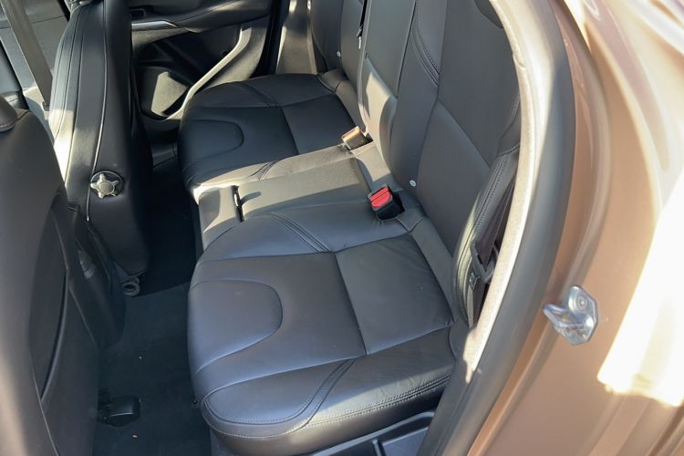 Used Volvo V40 2015 1.6T Zhiyi Edition