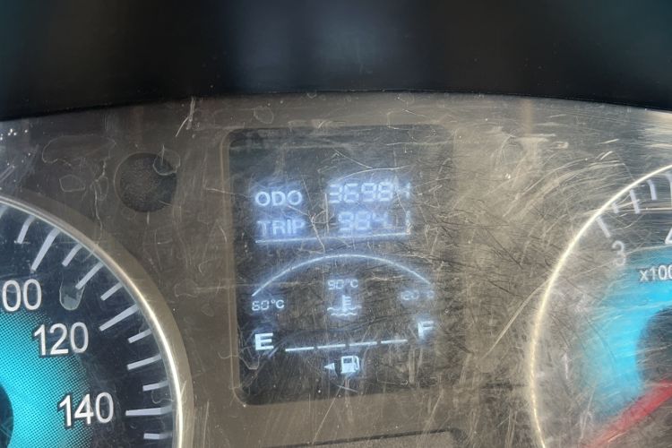 Used Jinbei Gold Hiace 2021 2.0L Passenger Van Travel Lion 6-Seater
