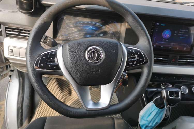 Used Dongfeng Yufeng Yufeng 2023 V9+ 2.0T Automatic Front-Wheel-Drive Short Wheelbase Mid-Roof Design—5/6-Seater
