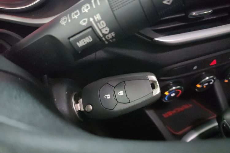 Used Chevrolet Trax 2019 Redline 335T CVT Trendy Version China VI Standard
