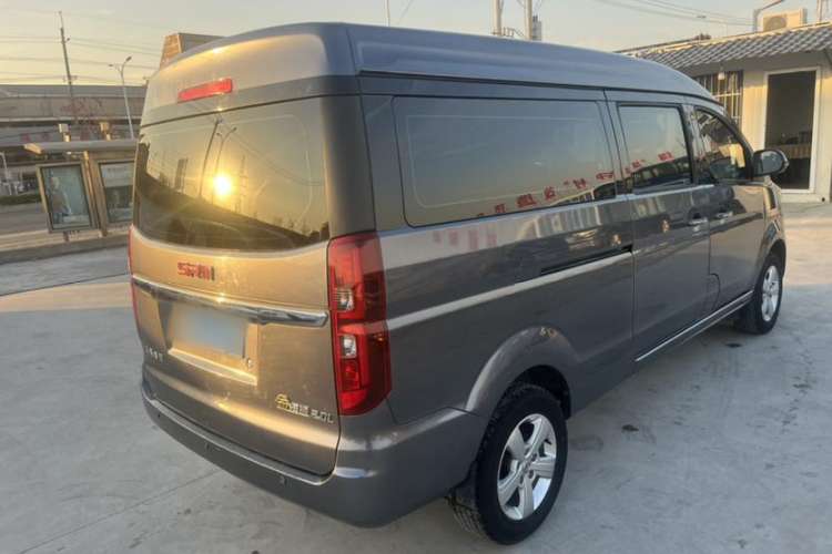 Used Jinbei Gold Hiace 2021 2.0L Passenger Van Travel Lion 6-Seater
