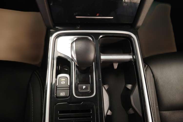 Used GAC Trumpchi GS8 2020 390T Two-Wheel Drive Luxury Smart Connectivity Commemorative Edition (7 Seats) Gear Lever