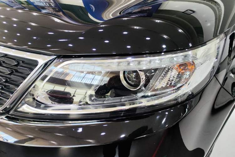 Used Kia Sorento 2013 2.4L 7-Seater Gasoline Luxury Version China IV Standard