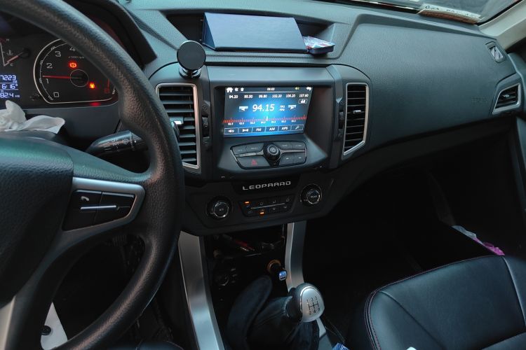 Used Leopaard Q6 2015 2.4L Manual 4x4 Excellence Edition
