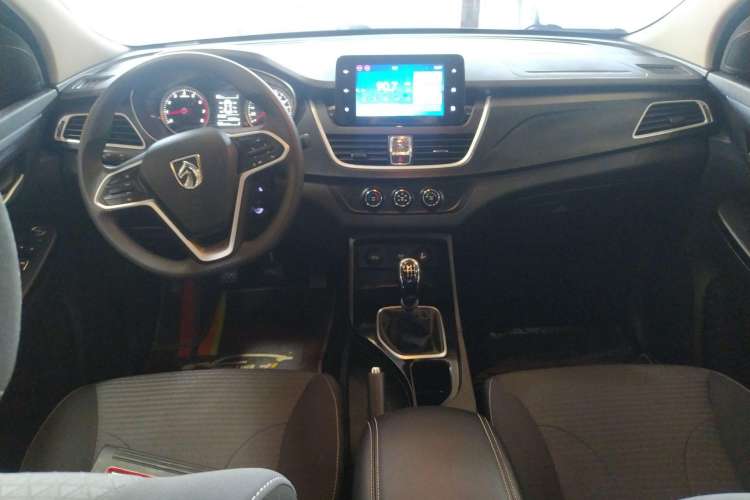 Used Baojun 730 2019 1.5L Manual Fashion Model 7-seater China VI
