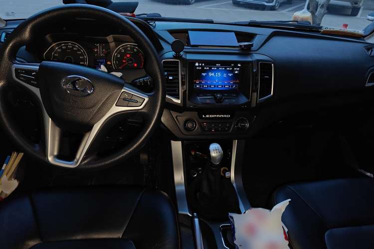 Used Leopaard Q6 2015 2.4L Manual 4x4 Excellence Edition
