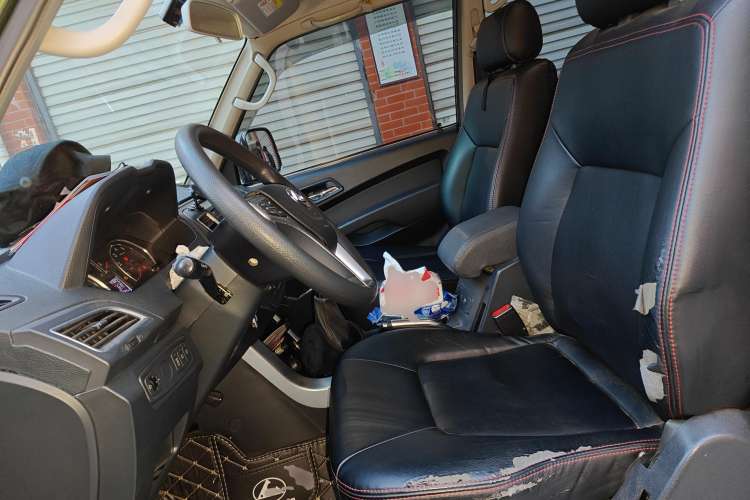 Used Leopaard Q6 2015 2.4L Manual 4x4 Excellence Edition
