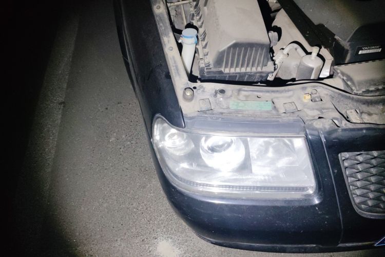 Used Volkswagen Santana Vista 2008 1.8L Manual Comfort Edition Right Front Headlight