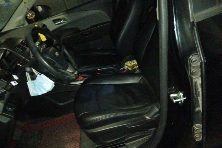 Used Chevrolet Aveo Sonic 2011 Sedan 1.4L Automatic SE