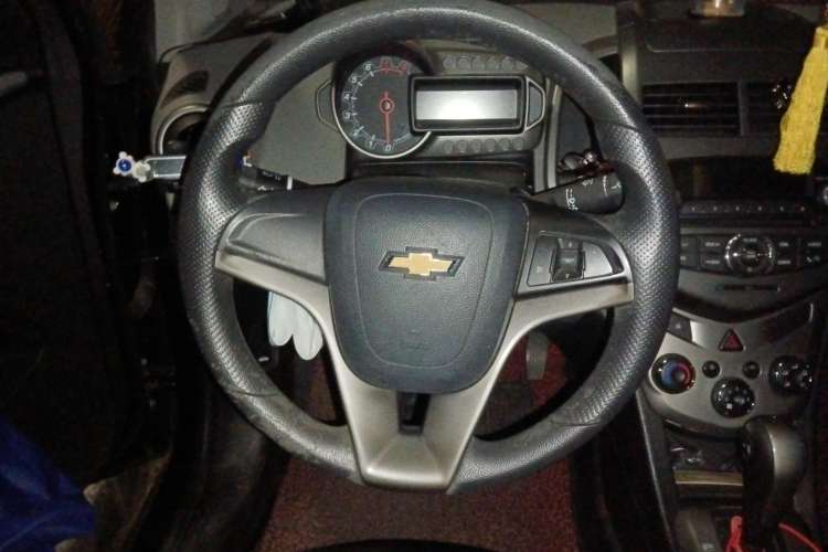 Used Chevrolet Aveo Sonic 2011 Sedan 1.4L Automatic SE