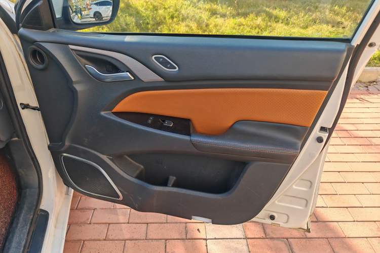 Used BYD Qin New Energy 2015 1.5T Dual-Crown Flagship Plus Edition