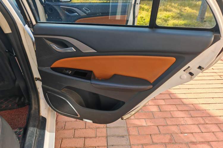 Used BYD Qin New Energy 2015 1.5T Dual-Crown Flagship Plus Edition