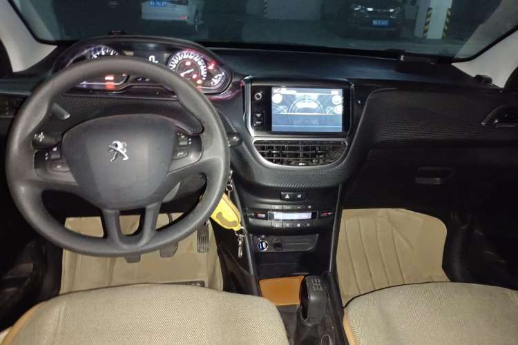 Used Peugeot 2008 2014 1.6L Manual Fashion Edition