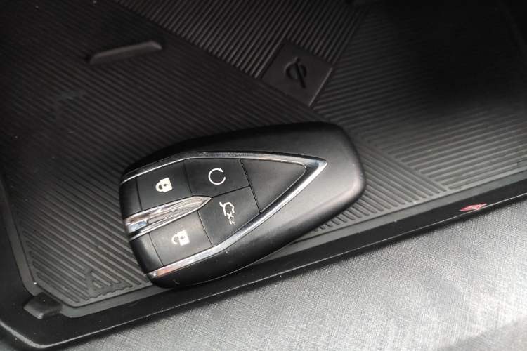 Used Changan UNI-V iDD 2023 ZhiDian iDD 1.5T 113km ZhiKu Model