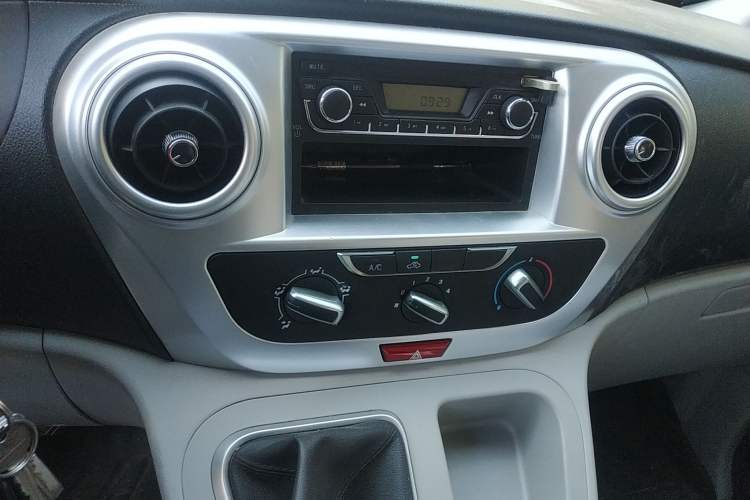 Used JAC Refine M3 2022 PLUS IKEA Edition 1.8L Comfort Version