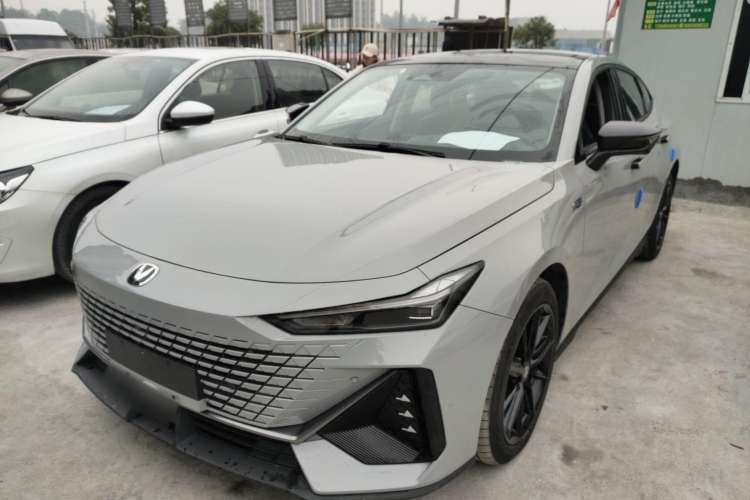 Used Changan UNI-V iDD 2023 ZhiDian iDD 1.5T 113km ZhiKu Model