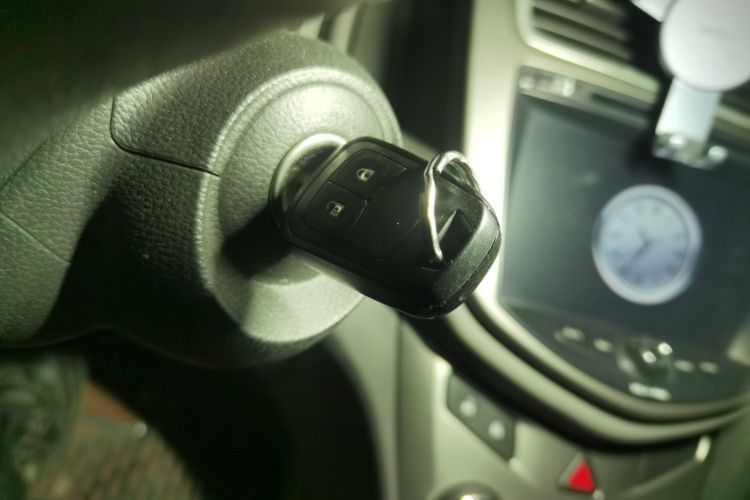 Used Chevrolet Aveo Sonic 2014 Hatchback 1.4SL MT Comfort Edition
