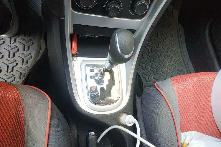 Used Peugeot 307 2012 Hatchback 1.6L Automatic Comfort Edition Gear Lever