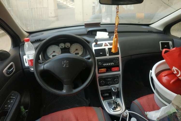 Used Peugeot 307 2012 Hatchback 1.6L Automatic Comfort Edition Center Console