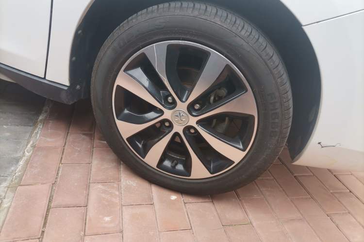 Used Venucia M50V 2017 1.6L XL CVT Luxury Edition
