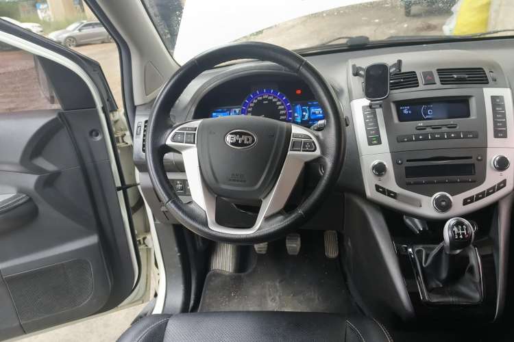 Used BYD S6 2014 2.0L Manual Elite Version 5 Seats