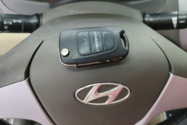 Used Hyundai Verna (older generation) 2010 Sedan 1.4L Automatic Fashionable GT Model
