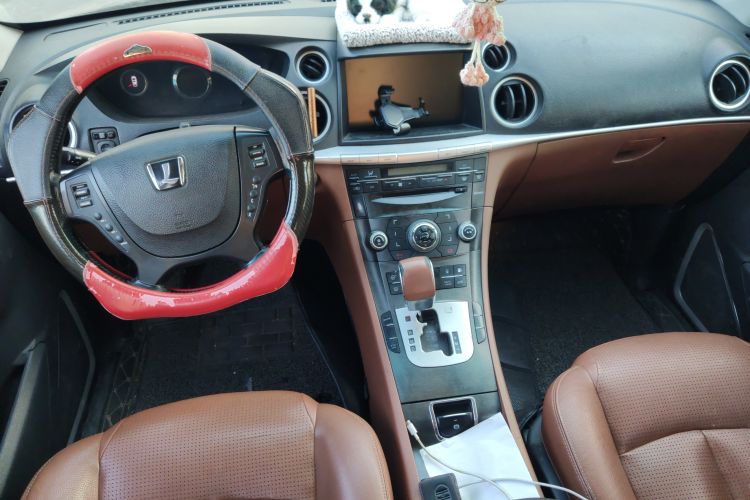 Used Luxgen Great 7 SUV 2011 2.2T Two-Wheel Drive Smart Version Center Console