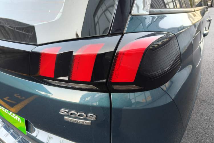 Used Peugeot 5008 2017 350THP 7-Seater Elite Edition