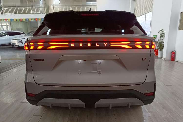 Used Geely Galaxy L7 2023 1.5T 115 km Starship
