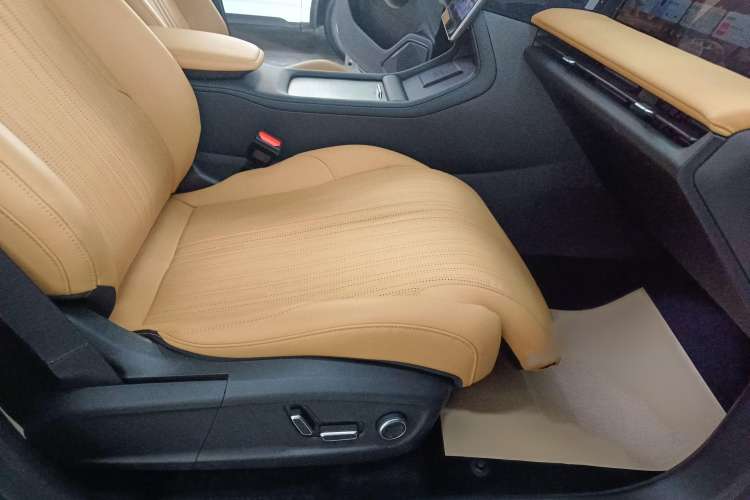 Used Geely Galaxy L7 2023 1.5T 115 km Starship
