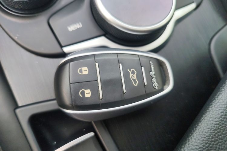 Used Alfa Romeo Giulia 2017 2.0T 280HP Luxury Edition Vehicle Key