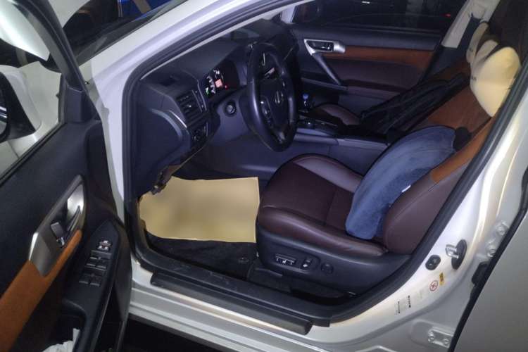 Used Lexus CT 2017 CT200h Comfort Edition Monochrome China V Standard
