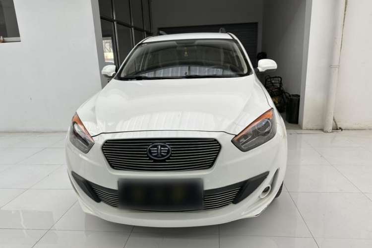 Used Oley Oley 2014 Hatchback 1.5L Manual Comfort Model
