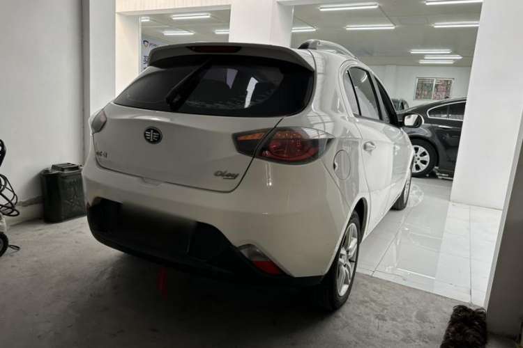 Used Oley Oley 2014 Hatchback 1.5L Manual Comfort Model
