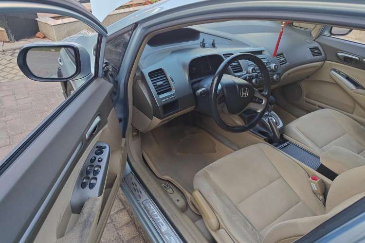 Used Honda Civic 2007 1.3L hybrid version
