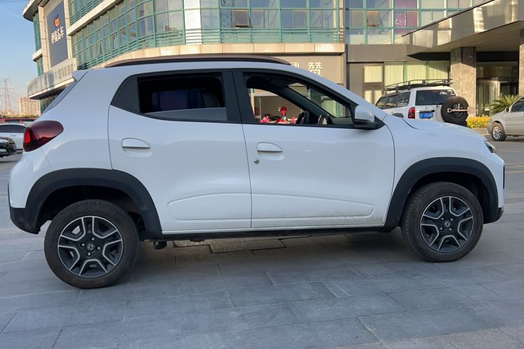 Used Dongfeng NAMMI BOX 2022 Revised Light Wind Edition 201 km Standard Version
