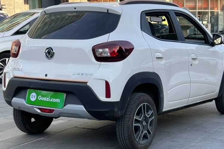 Used Dongfeng NAMMI BOX 2022 Revised Light Wind Edition 201 km Standard Version
