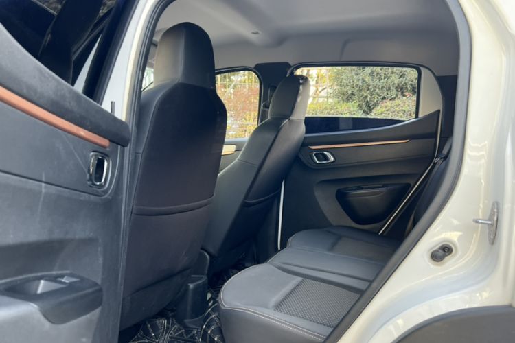 Used Dongfeng NAMMI BOX 2022 Revised Light Wind Edition 201 km Standard Version
