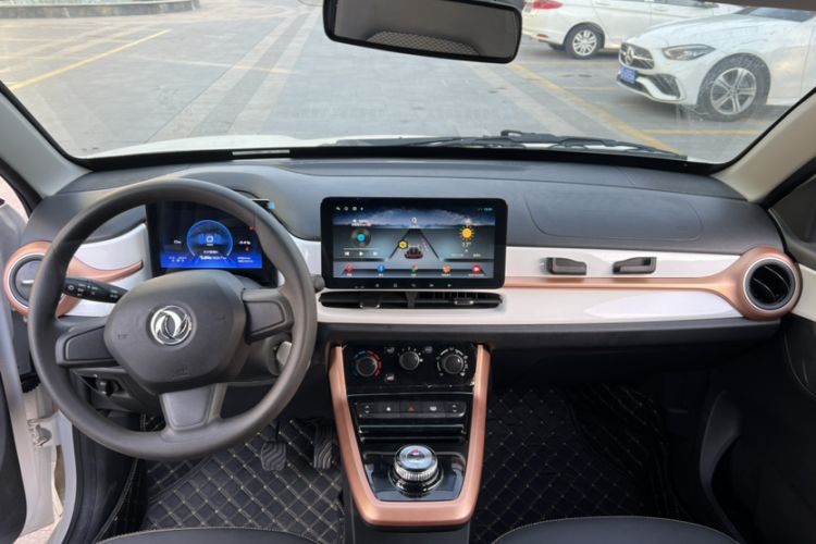 Used Dongfeng NAMMI BOX 2022 Revised Light Wind Edition 201 km Standard Version
