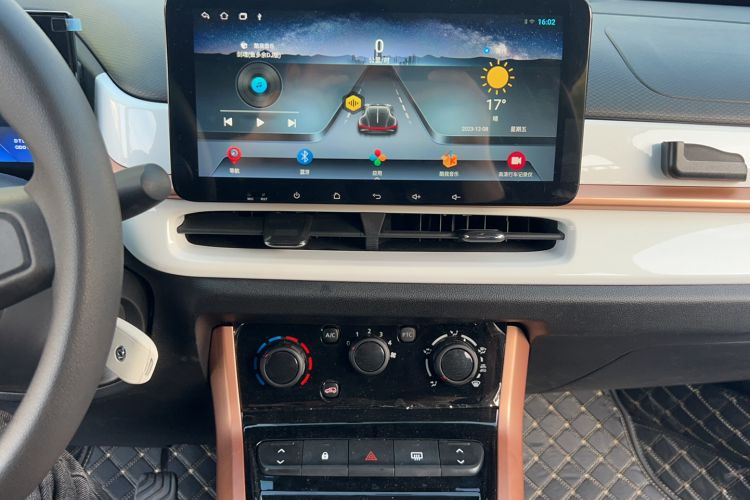 Used Dongfeng NAMMI BOX 2022 Revised Light Wind Edition 201 km Standard Version
