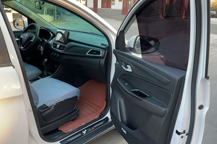 Used Baojun 730 2021 1.5L Manual Fashion Version 7 Seats
