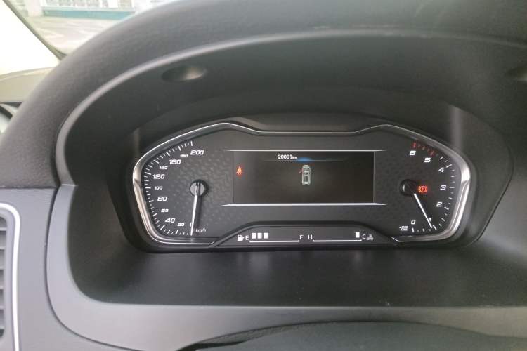 Used SAIC MAXUS G10 2023 2.0T Manual Multi-Function Version Diesel 7/8/9 Seats
