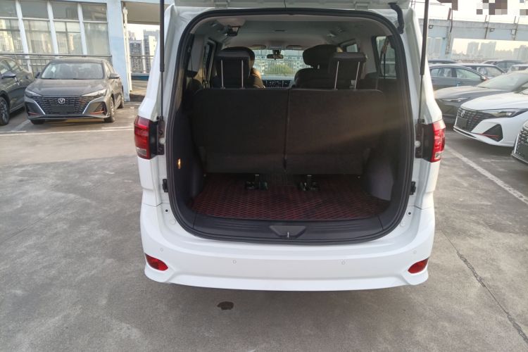 Used SAIC MAXUS G10 2023 2.0T Manual Multi-Function Version Diesel 7/8/9 Seats
