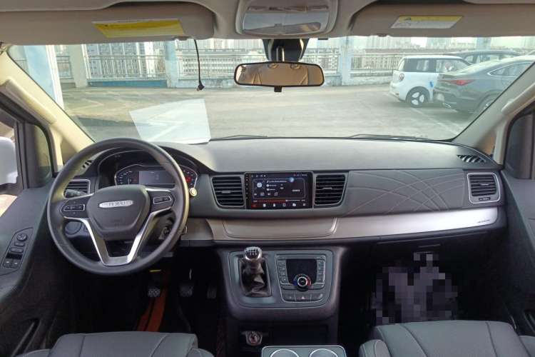 Used SAIC MAXUS G10 2023 2.0T Manual Multi-Function Version Diesel 7/8/9 Seats
