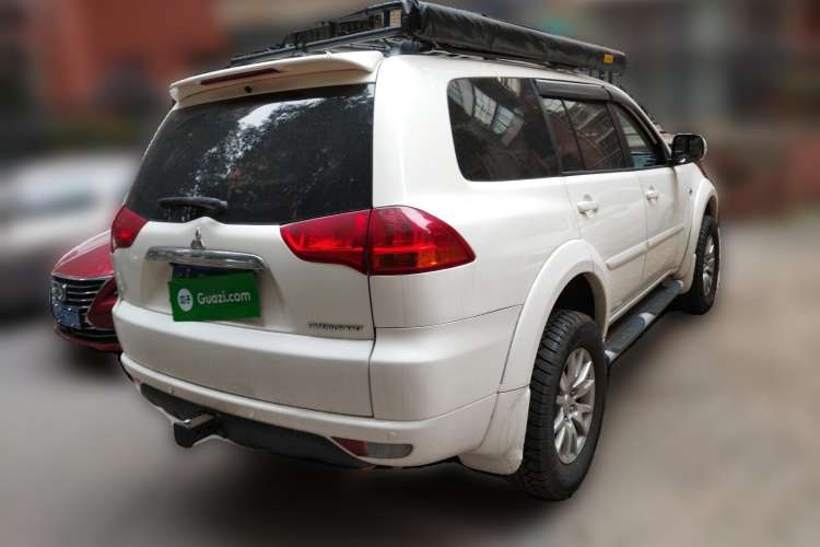 Used Mitsubishi Pajero Sport 2013 3.0L Automatic Two-Wheel Drive Luxury Edition Rear Right 45 Deg