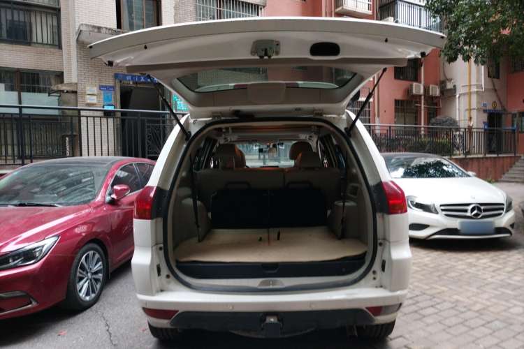 Used Mitsubishi Pajero Sport 2013 3.0L Automatic Two-Wheel Drive Luxury Edition Trunk