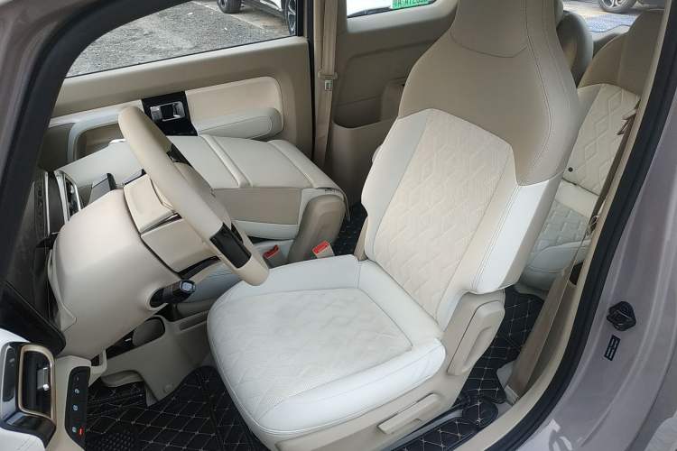 Used Baojun KiWi EV 2023 DJI Edition Lithium Iron Phosphate
