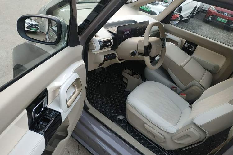 Used Baojun KiWi EV 2023 DJI Edition Lithium Iron Phosphate
